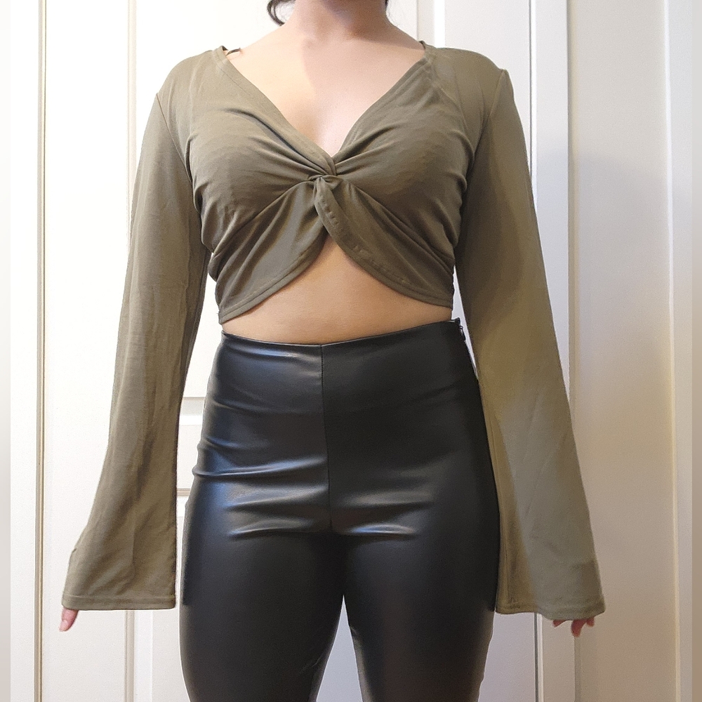 NWT Fabletics Sleek Knit Twist Front Top